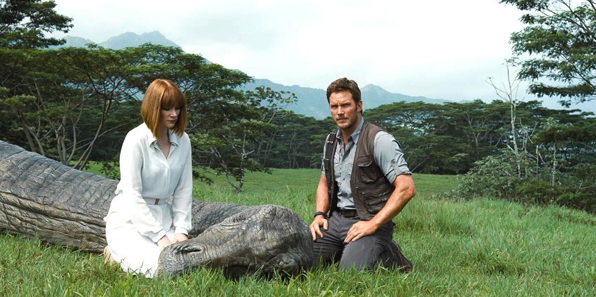 brycedallashoward-jurassicworld-04034.jpg