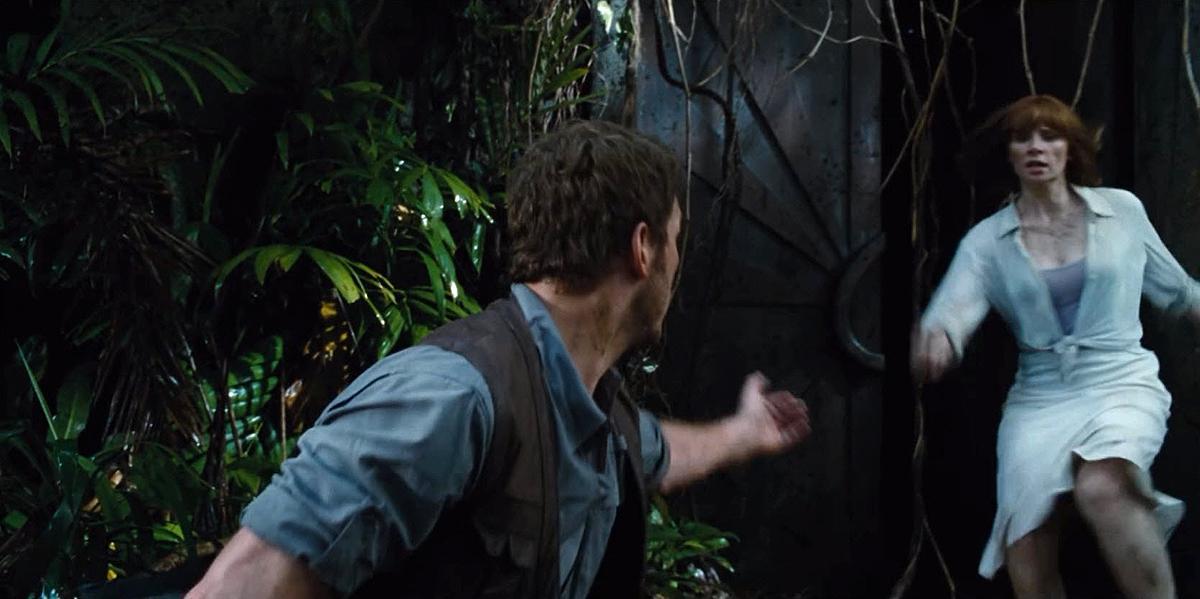brycedallashoward-jurassicworld-04648.jpg