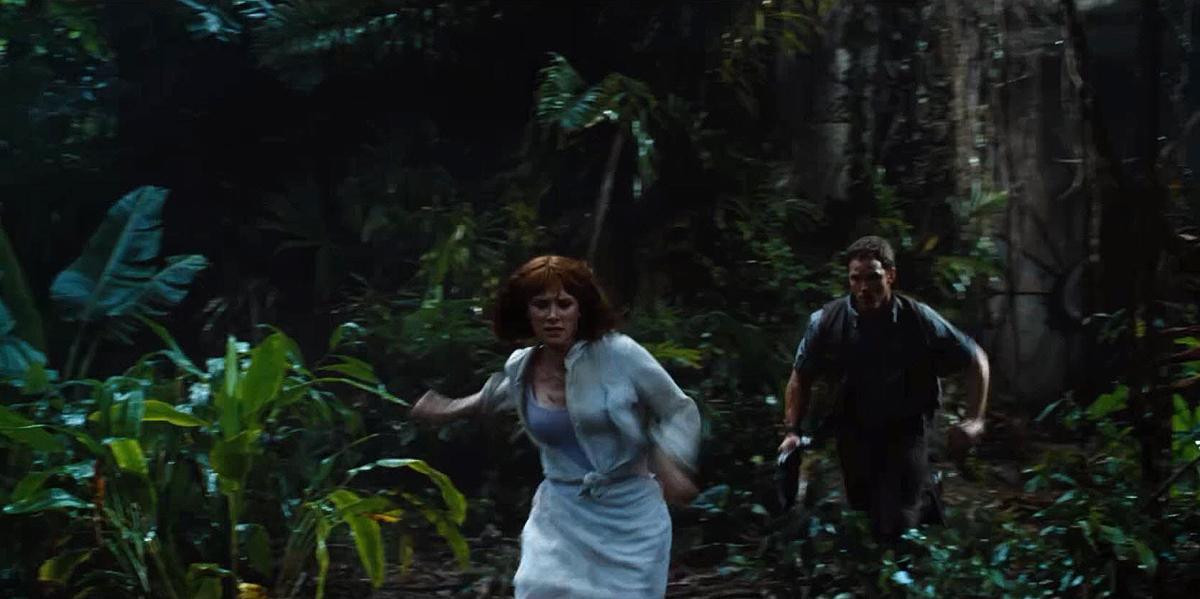 brycedallashoward-jurassicworld-04651.jpg