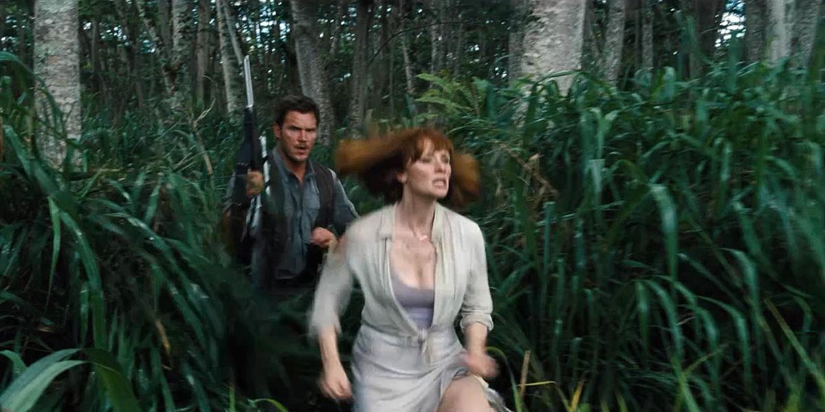brycedallashoward-jurassicworld-04702.jpg