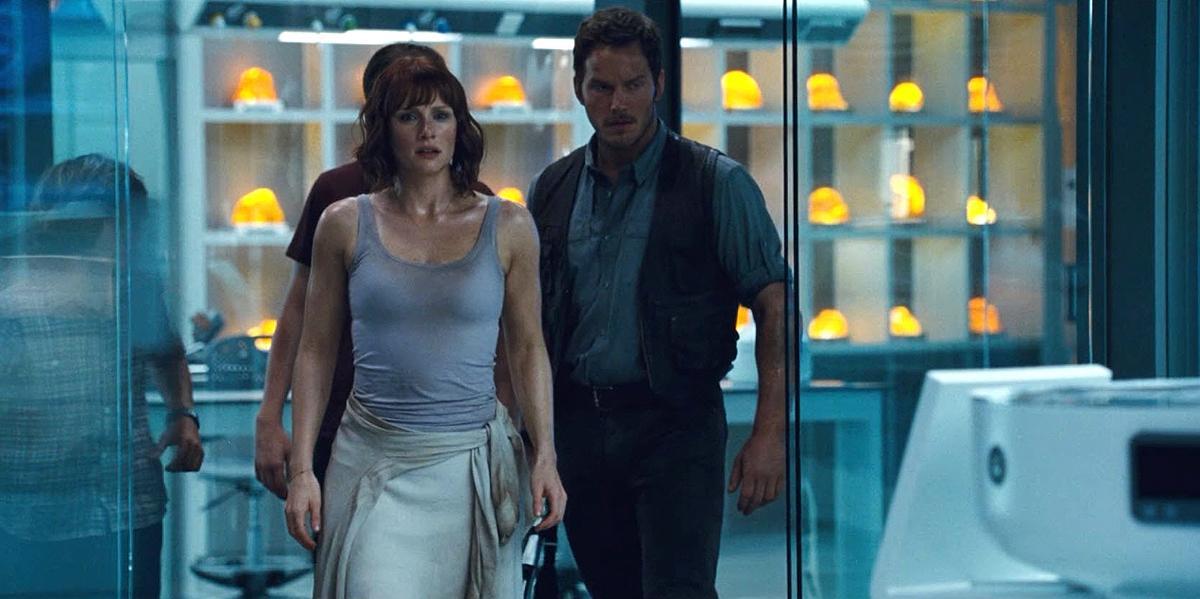 brycedallashoward-jurassicworld-06172.jpg