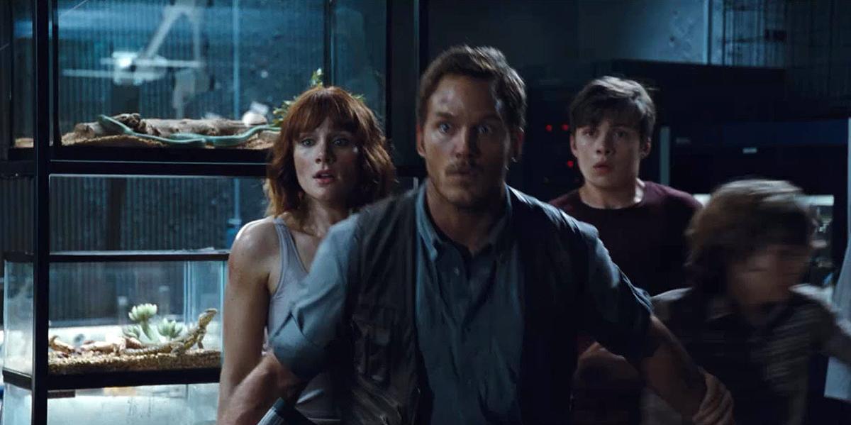 brycedallashoward-jurassicworld-06283.jpg