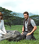 brycedallashoward-jurassicworld-04033.jpg