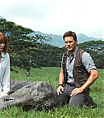 brycedallashoward-jurassicworld-04034.jpg