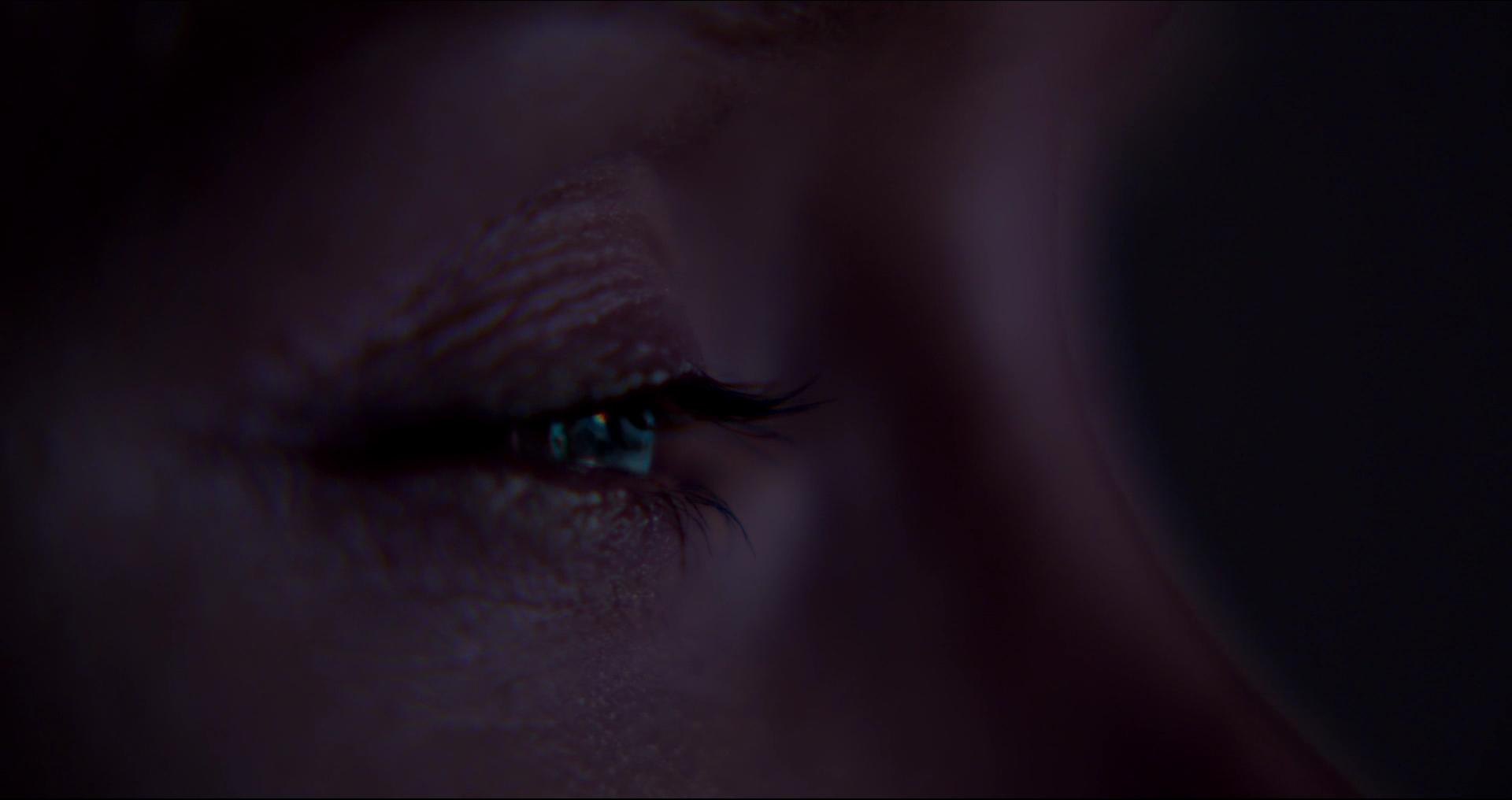 BlackMirror_28235529.jpg