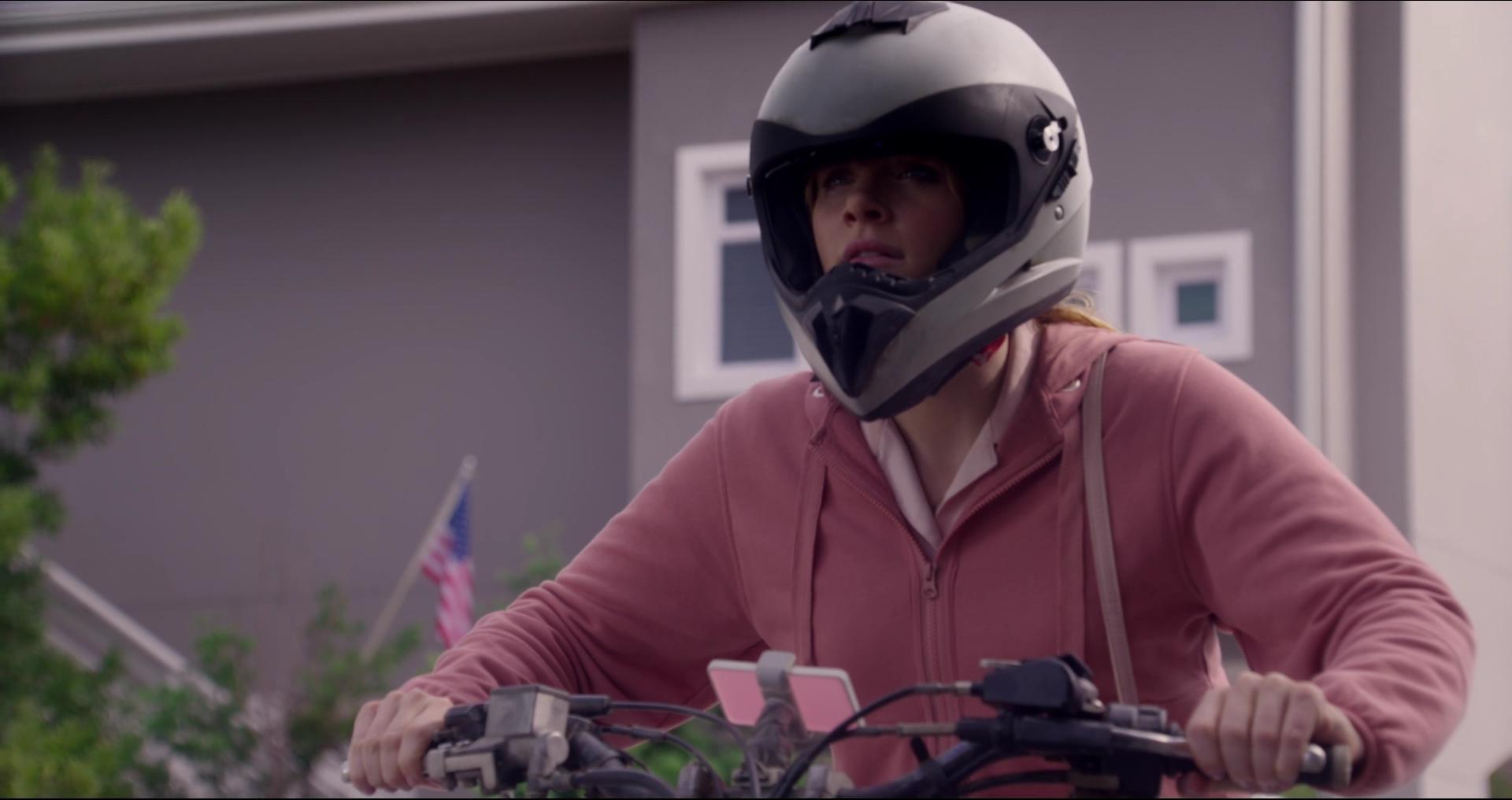 BlackMirror_28330029.jpg