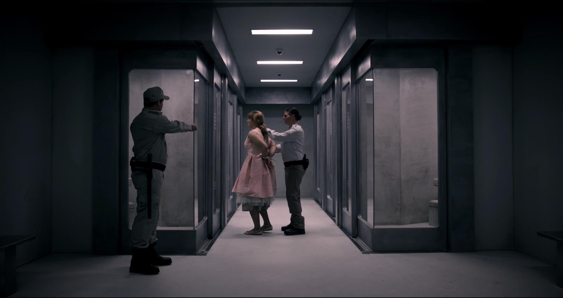 BlackMirror_28380329.jpg