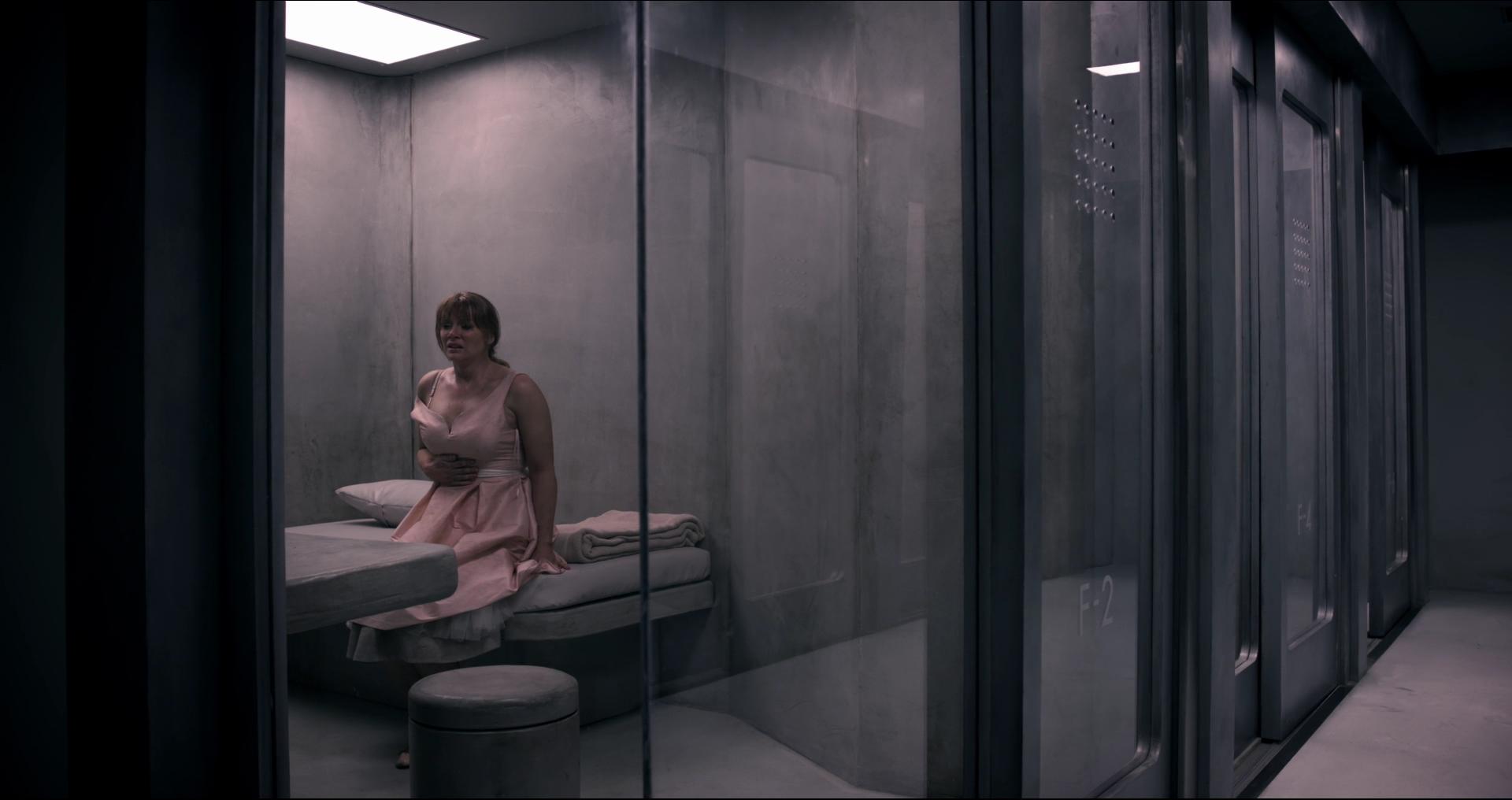 BlackMirror_28385529.jpg BlackMirror_28385529.jpg