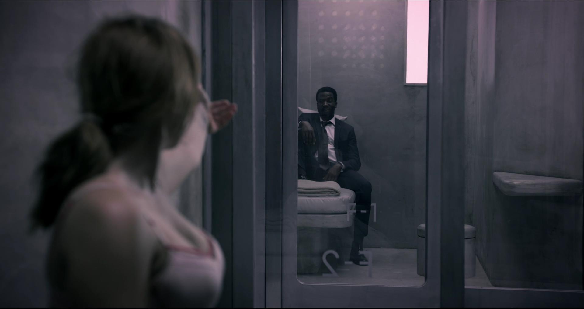 BlackMirror_28399529.jpg