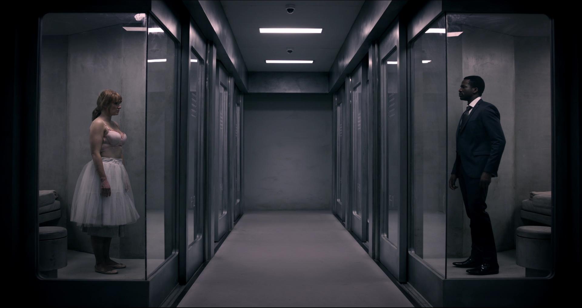 BlackMirror_28404629.jpg