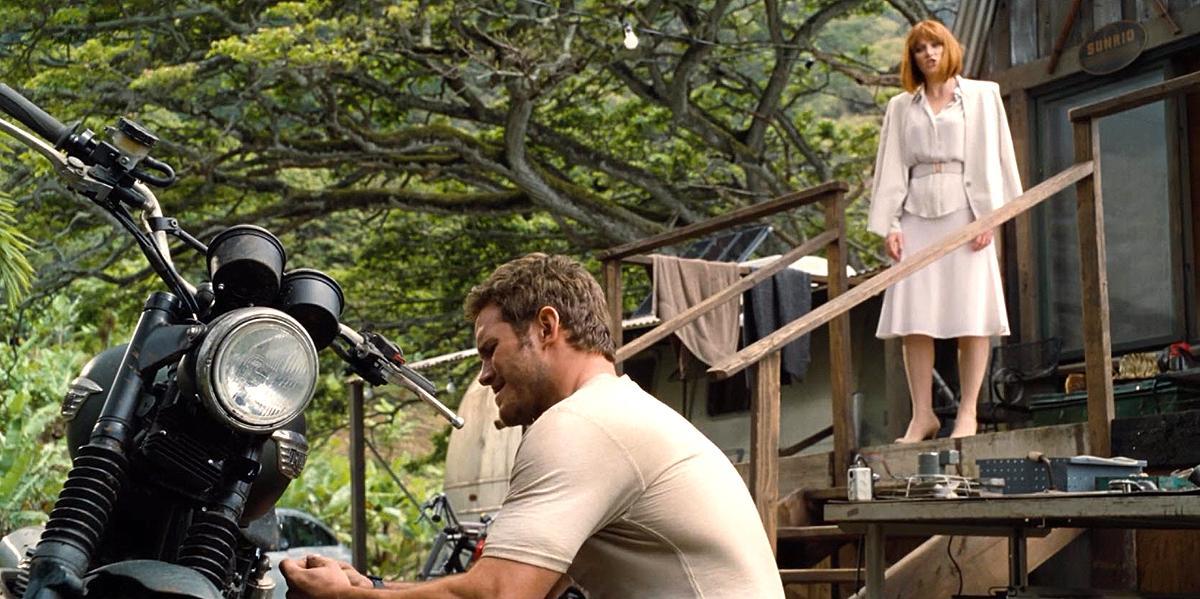 brycedallashoward-jurassicworld-01731.jpg