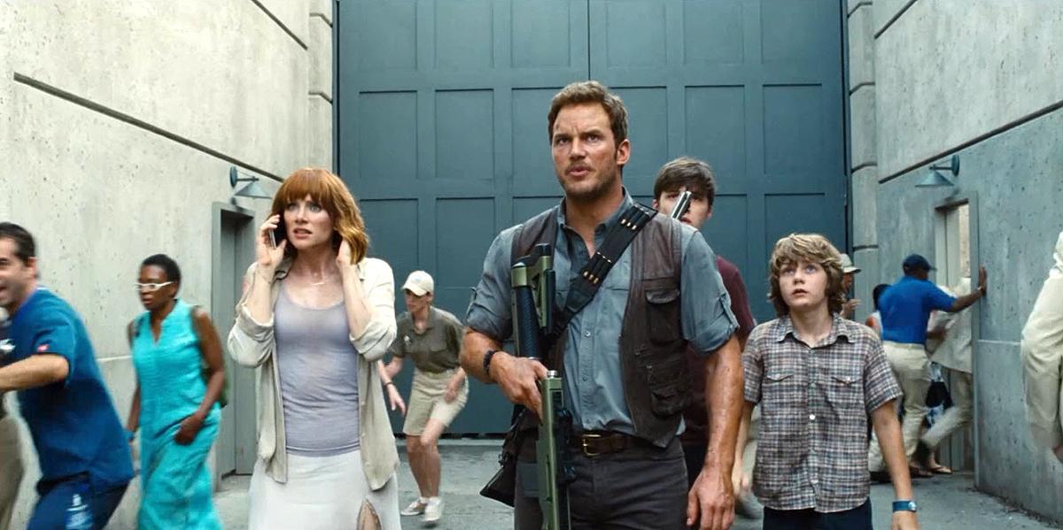 brycedallashoward-jurassicworld-05182.jpg