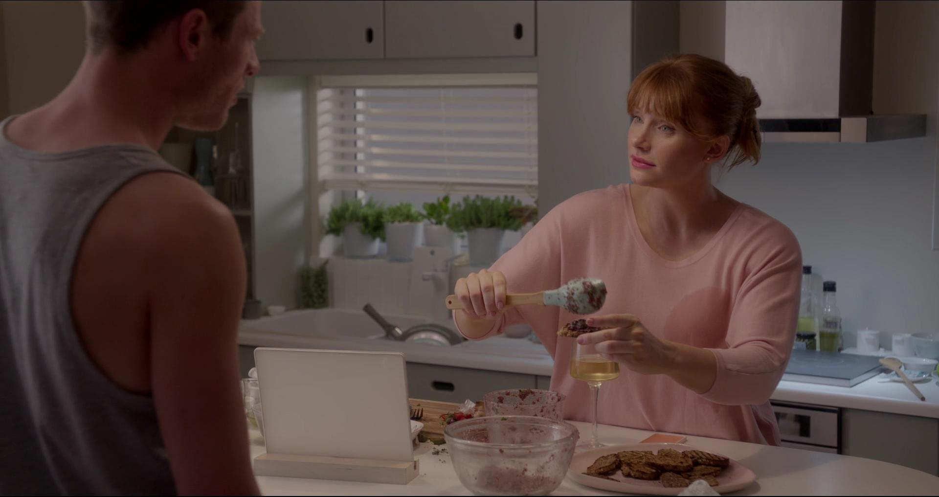 BlackMirror_28108329.jpg