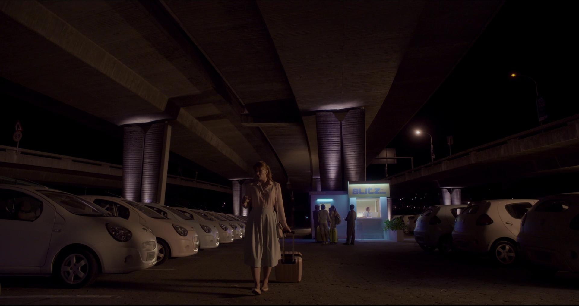 BlackMirror_28214829.jpg BlackMirror_28214829.jpg