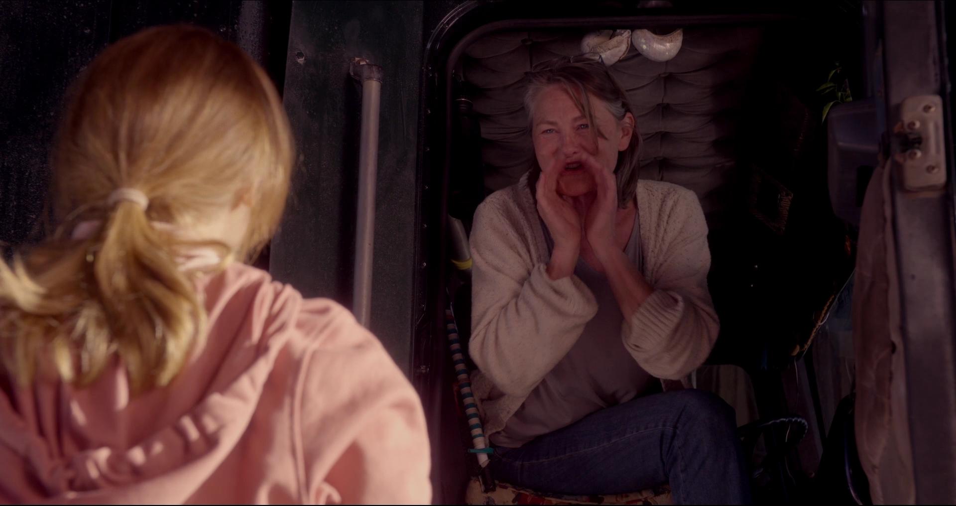 BlackMirror_28299929.jpg