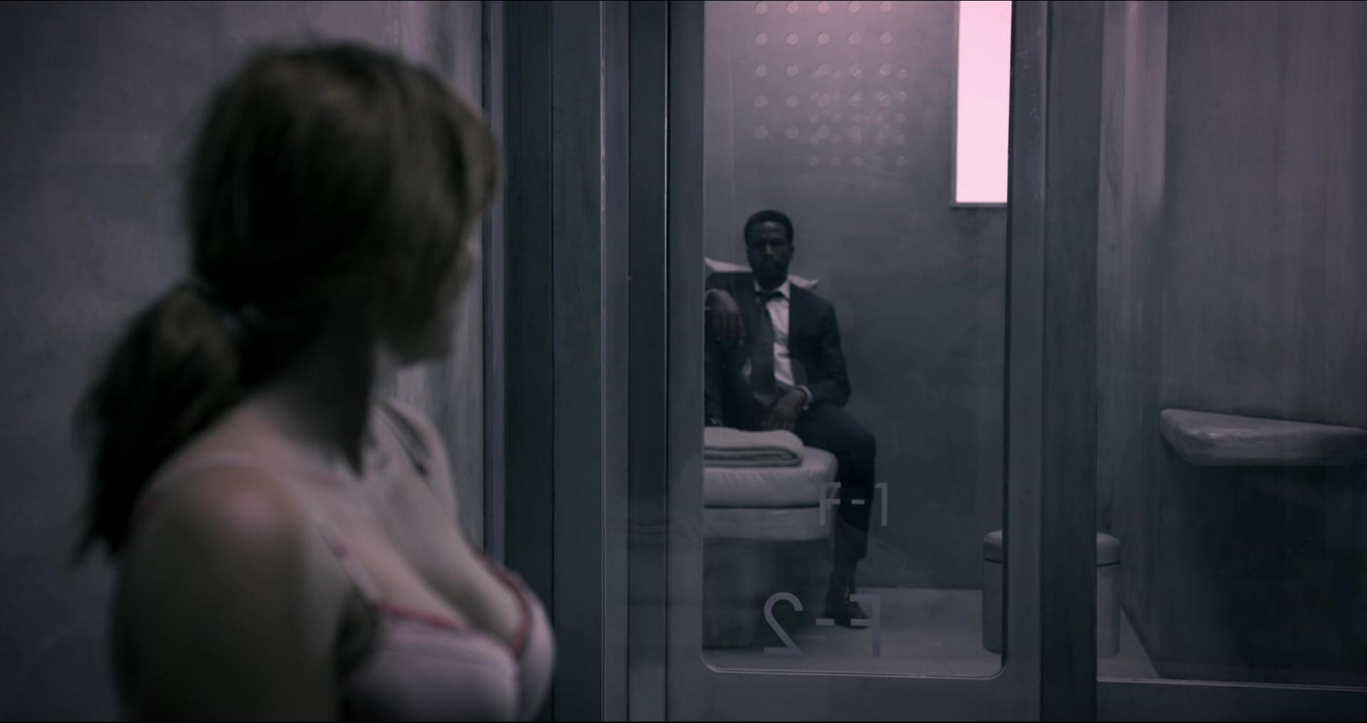 BlackMirror_28397729.jpg