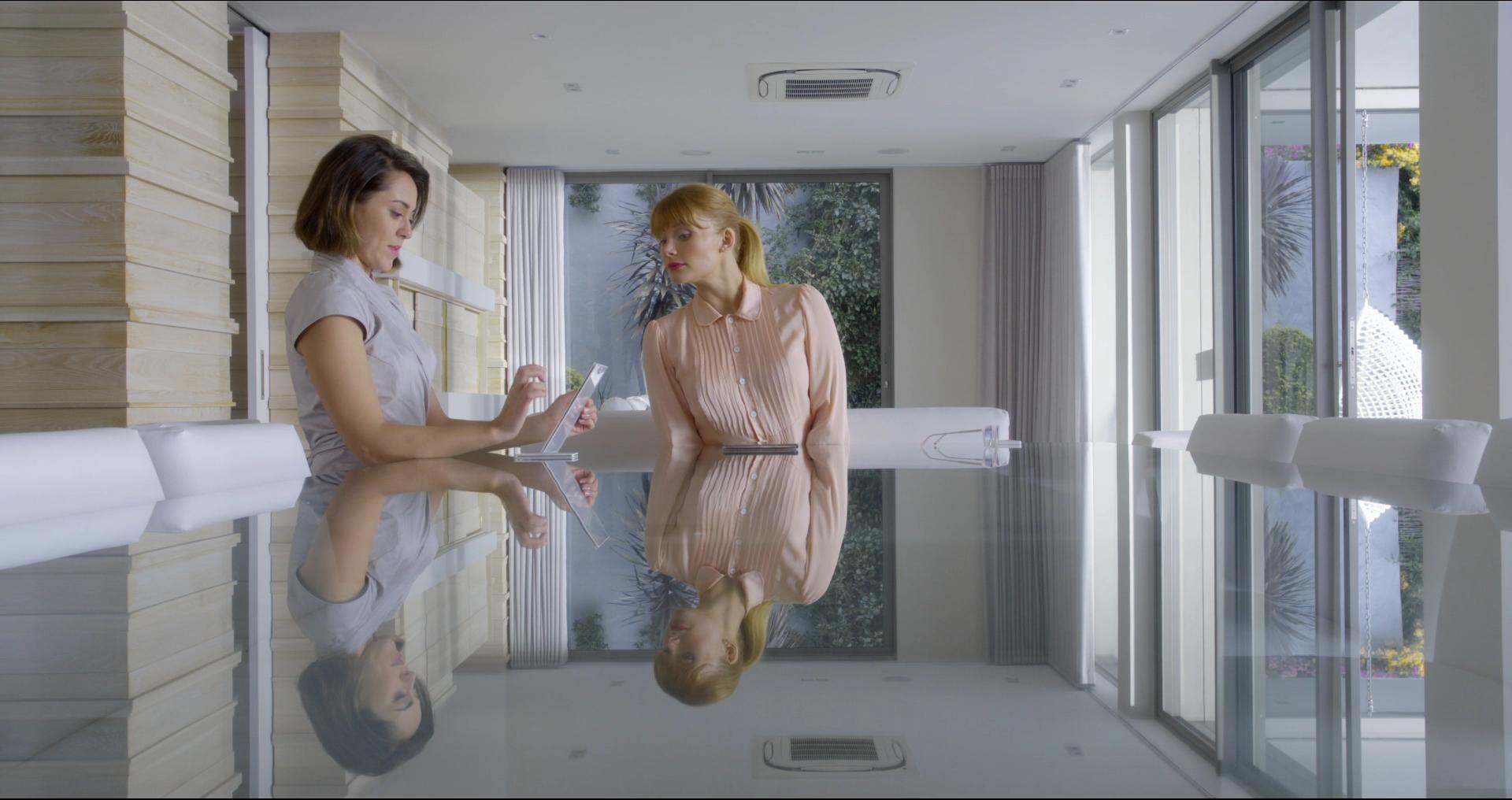 BlackMirror_2857729.jpg BlackMirror_2857729.jpg
