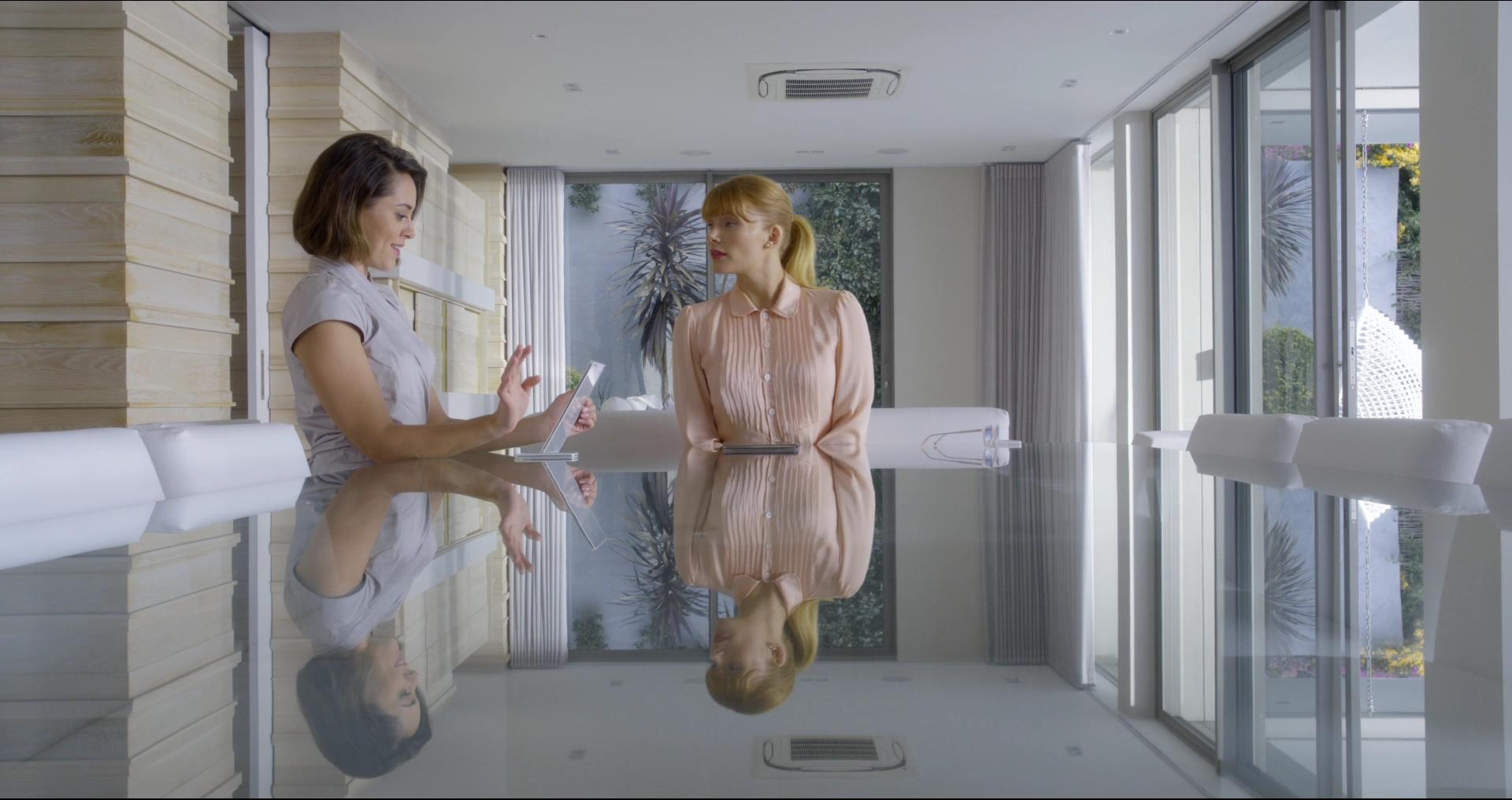 BlackMirror_2858129.jpg BlackMirror_2858129.jpg