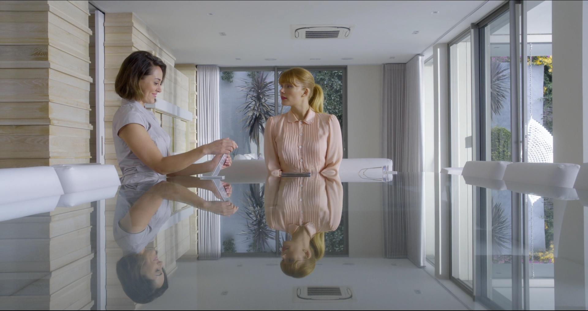 BlackMirror_2858229.jpg